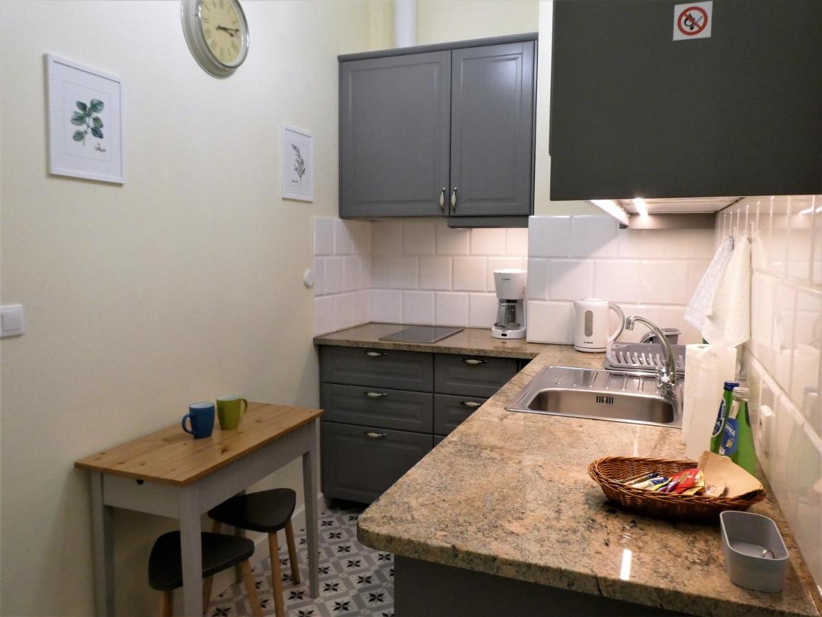 Apartamenty Metro Praga Warschau Exterior foto